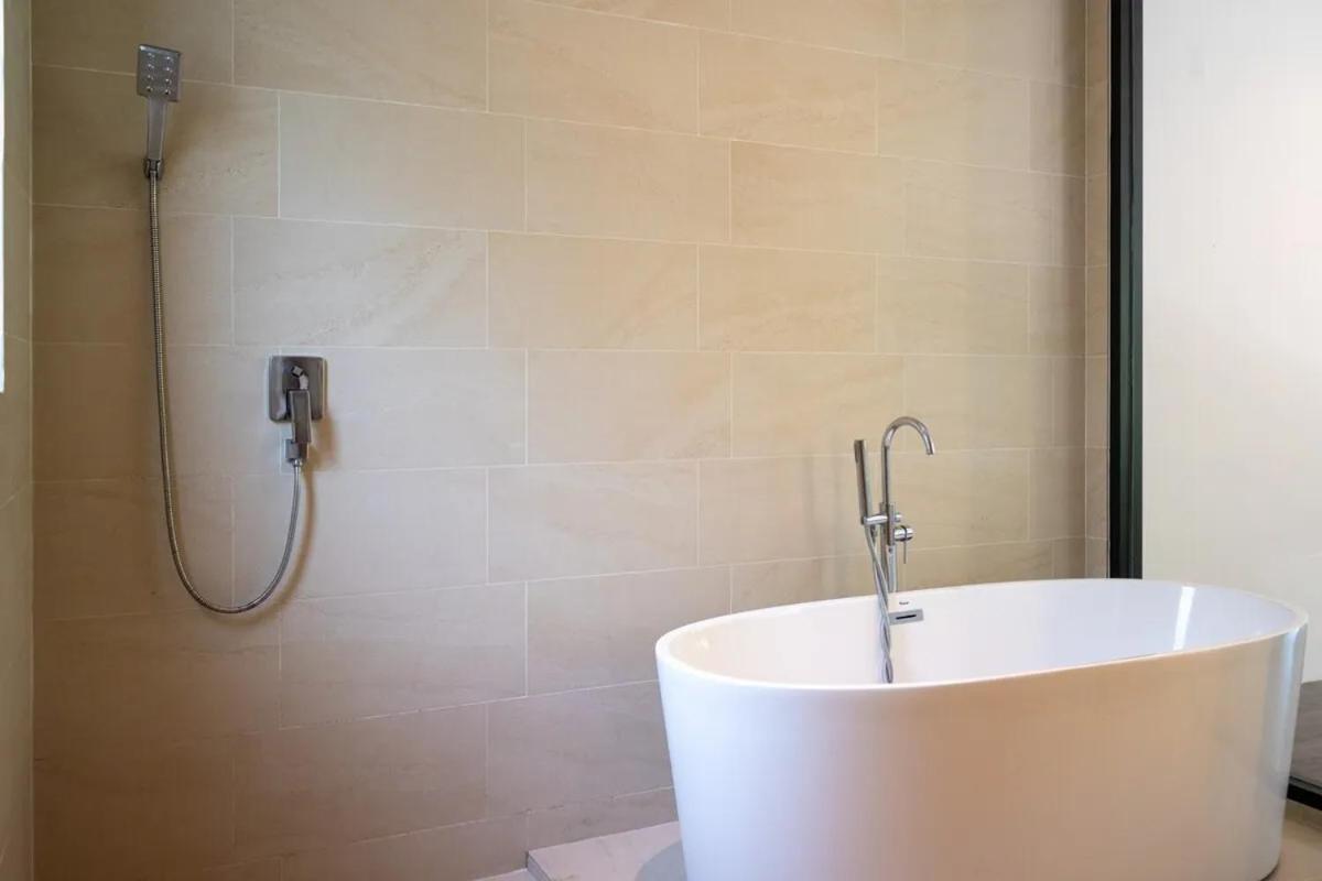 Villa Lola 2Br - Private Infinity Pool & Sea View チャウエン エクステリア 写真