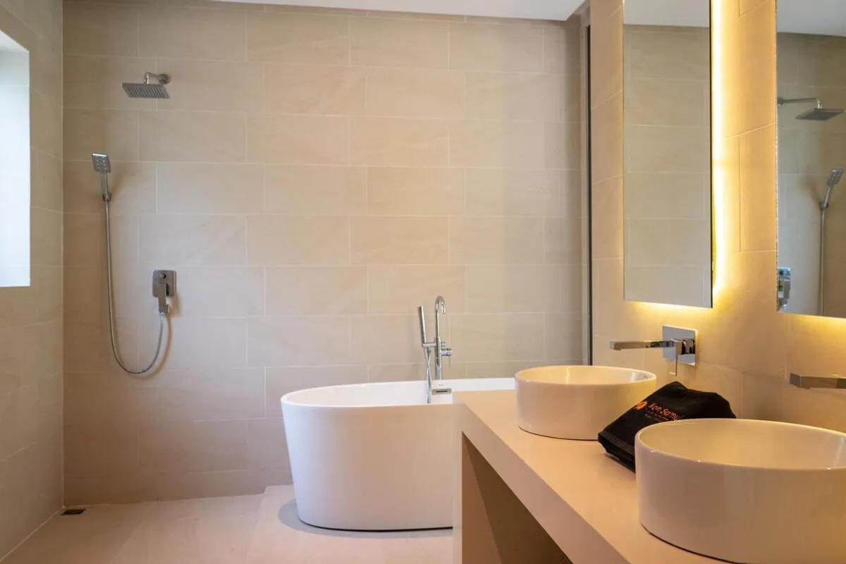 Villa Lola 2Br - Private Infinity Pool & Sea View チャウエン エクステリア 写真